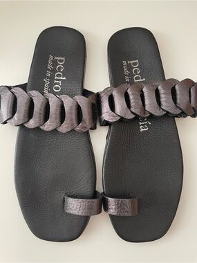 Pedro Garcia Black Leather Slide Sandals with Metallic Chain Strap. NEW WOT.